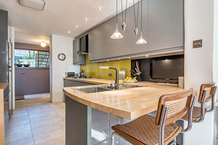 4 Bedroom House For Sale In Morley Road, London, SE13