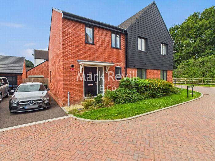 2 Bedroom House For Sale In Hawthorn Lane, Lindfield, RH16