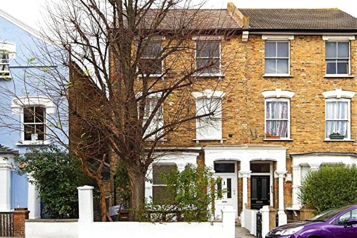 2 Bedroom Flat To Rent In Brooke Road, London, E5