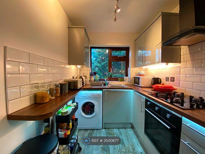 1 Bedroom Maisonette To Rent In Copwood Close, London, N12