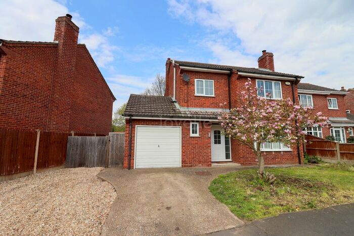 3 Bedroom Detached House For Sale In Wyatt Close, Martin, LN4