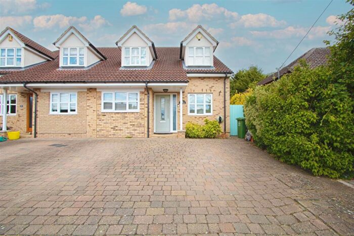 4 Bedroom Semi-Detached House To Rent In Frithwood Lane, Billericay, CM12