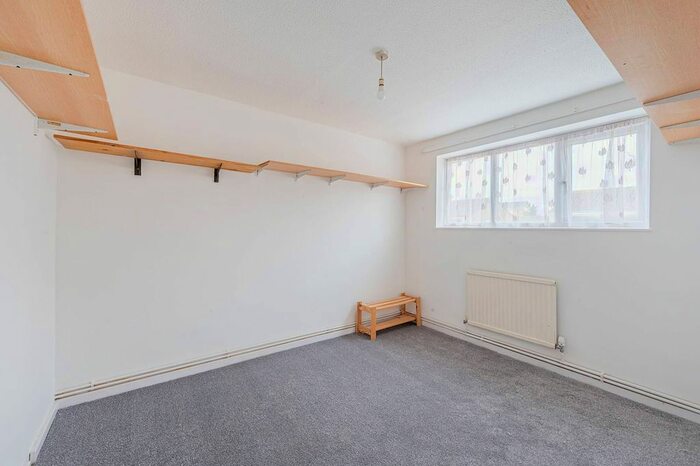 3 Bedroom Terraced House To Rent In Sheppard Street, Plaistow, London, E16