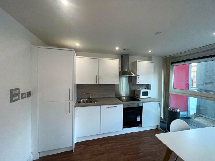 2 Bedroom Flat To Rent In Huntingdon Street, Nottingham, Nottinghamshire, NG1