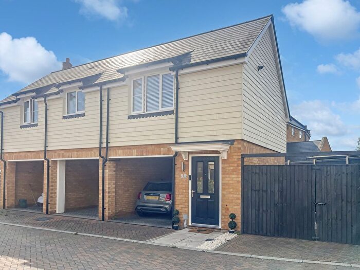 2 Bedroom Detached House To Rent In Radley Crescent, Basildon, SS15