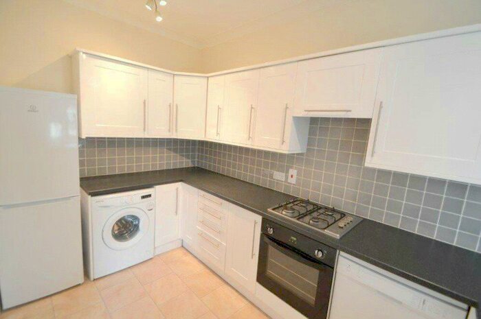 2 Bedroom Apartment To Rent In Mayfield Road, South Croydon, CR2