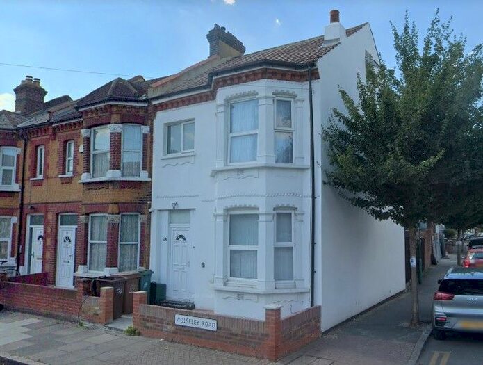 3 Bedroom Semi-Detached House To Rent In Wolseley Road, Mitcham, Surrey, CR4