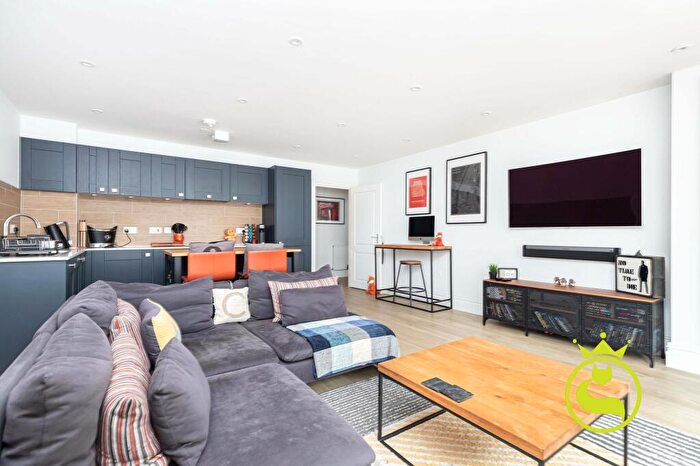2 Bedroom Flat For Sale In Knyveton Road, Bournemouth, BH1