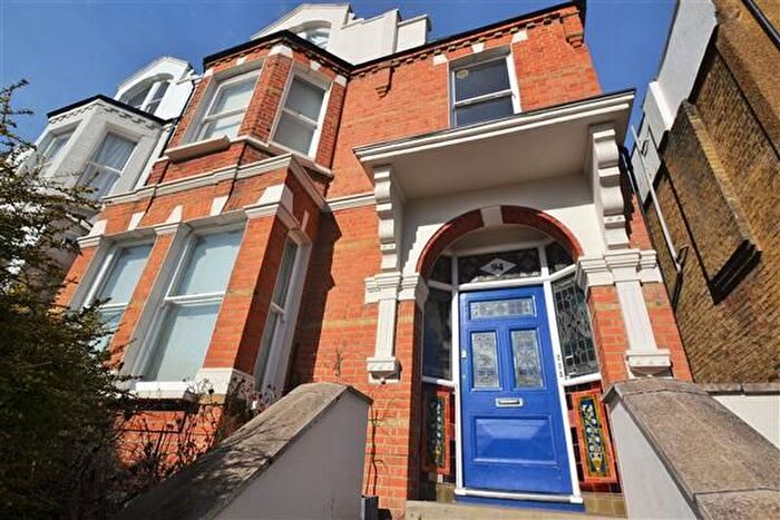 1 Bedroom Flat For Sale In Woodside Road, Wimbledon, SW19
