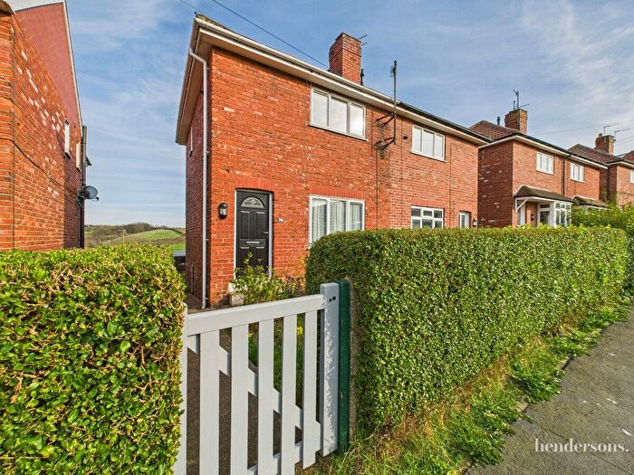 2 Bedroom Semi-detached House For Sale In St Peters Road, Whitby, YO22