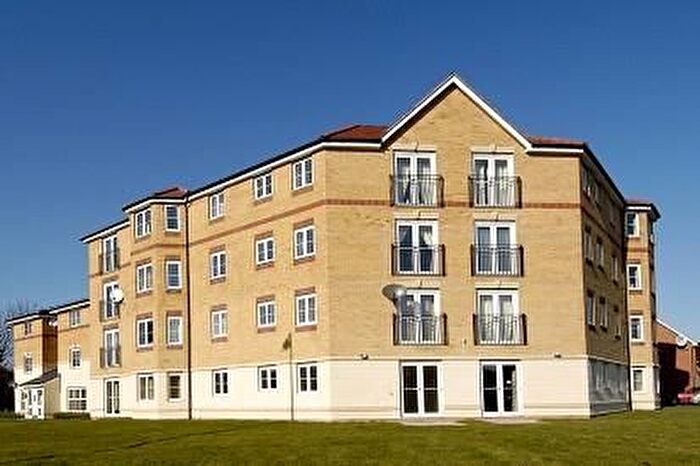 2 Bedroom Flat To Rent In Newbury, Berkshire, RG14
