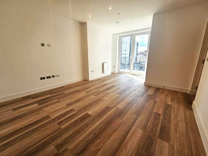 1 Bedroom Flat To Rent In High Street, Aldershot, GU11