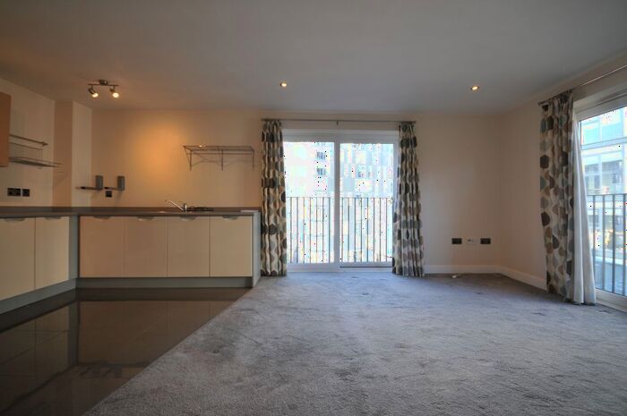 2 Bedroom Flat To Rent In Woden Street, Salford, M5