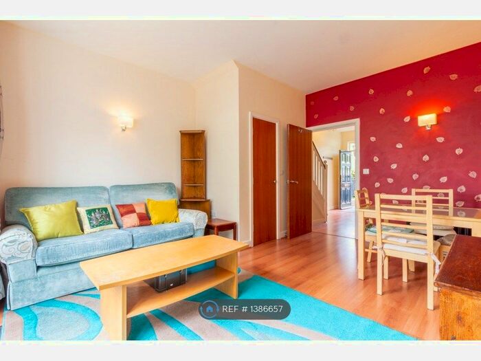 4 Bedroom Terraced House To Rent In Hastings Street, London, SE18