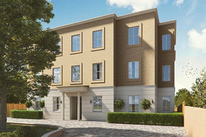 2 Bedroom Flat For Sale In The Oaks, Chigwell, IG7