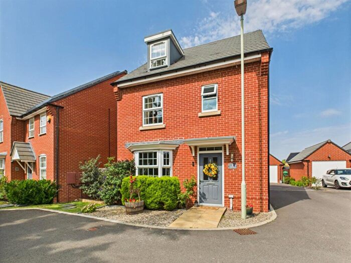 4 Bedroom Detached House For Sale In Lutra Close, Hardwicke, Gloucester, GL2