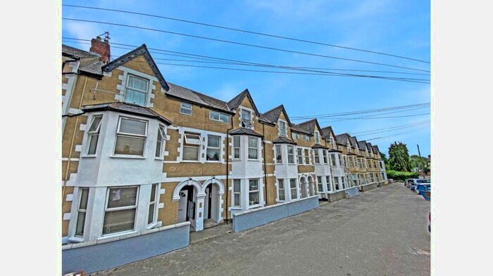 2 Bedroom Flat To Rent In Ely Road, Llandaff, Cardiff, CF5