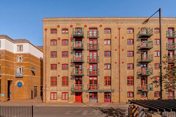 1 Bedroom Flat For Sale In Rotherhithe Street, Rotherhithe, SE16
