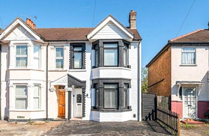 4 Bedroom Terraced House To Rent In Clydesdale Road, Hornchurch, RM11