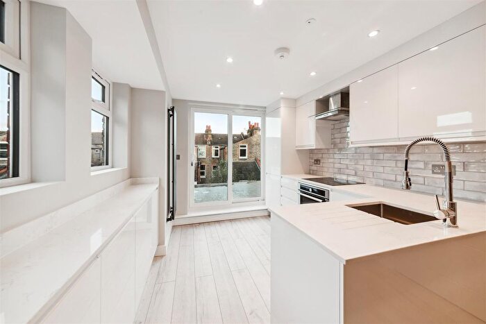 1 Bedroom Flat For Sale In Gilbey Road, London, SW17