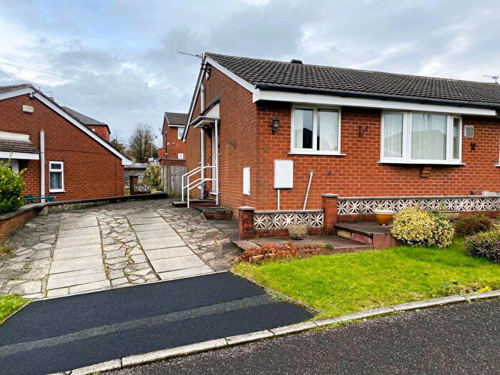 2 Bedroom Semi-Detached Bungalow For Sale In Agnes Close, Chadderton, Oldham, OL9
