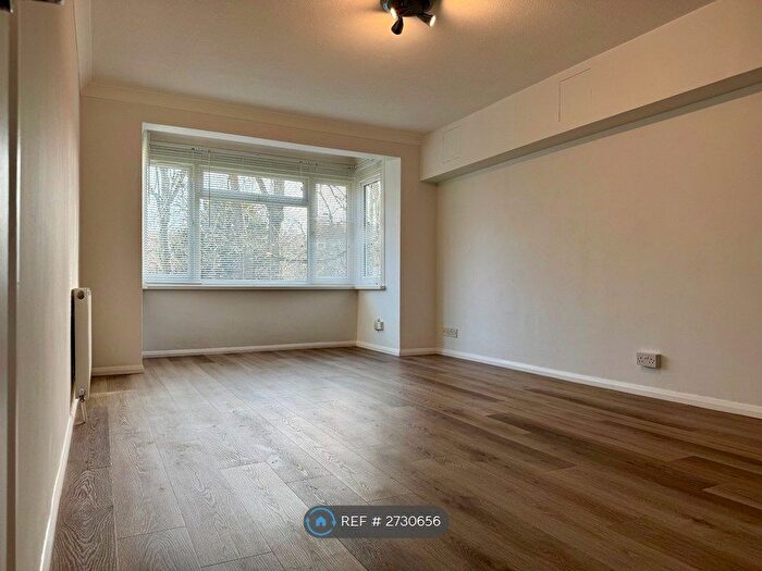 1 Bedroom Flat To Rent In London Road, Patcham, Brighton, BN1