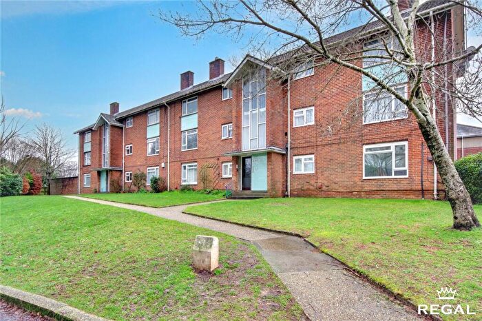 2 Bedroom Apartment For Sale In Moore Avenue, Bournemouth, BH11