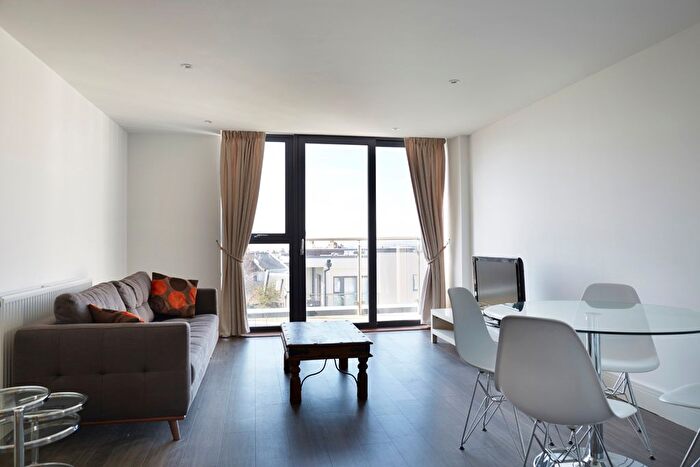 2 Bedroom Flat To Rent In Dyke Road, Brighton, BN1
