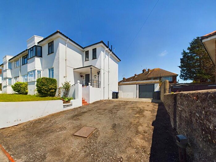 3 Bedroom Flat To Rent In Hurst Avenue, Worthing, BN11