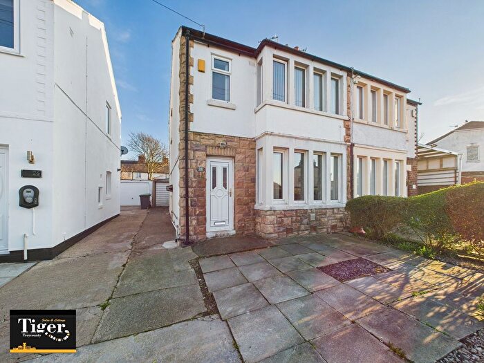 3 Bedroom Semi-Detached House To Rent In Denstone Avenue, Blackpool, FY2