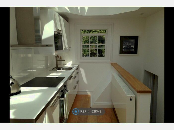 1 Bedroom Maisonette To Rent In Stockwell Park Crescent, London SW9