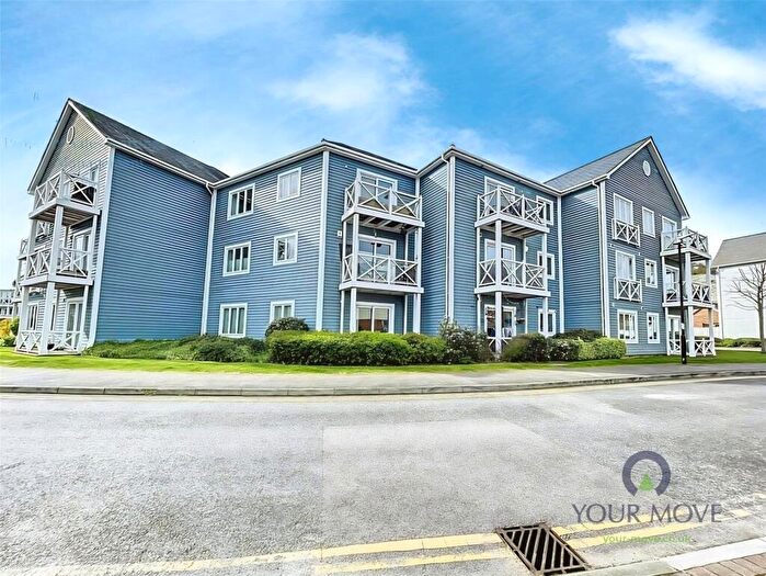 2 Bedroom Flat To Rent In Poynder Drive, Snodland, Kent, ME6