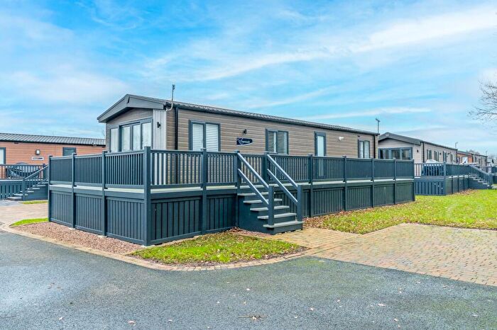 2 Bedroom Mobile Home For Sale In Bards Rest, Avon Estates Caravan Park, CV37