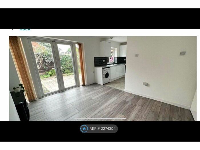 2 Bedroom Bungalow To Rent In Wolverhampton, Wolverhampton, WV3