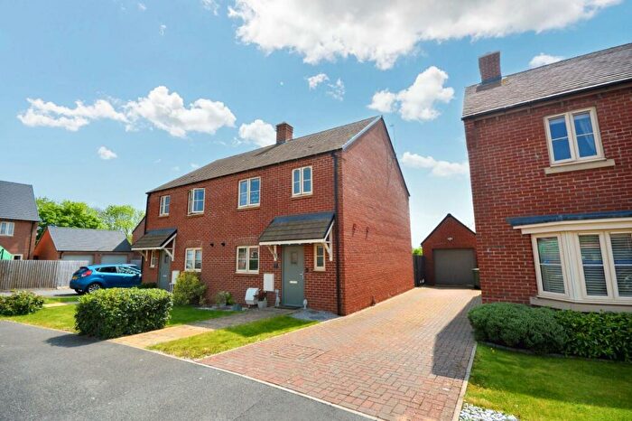3 Bedroom Semi-Detached House For Sale In Holdenby Lane, Earls Barton, Northampton, NN6