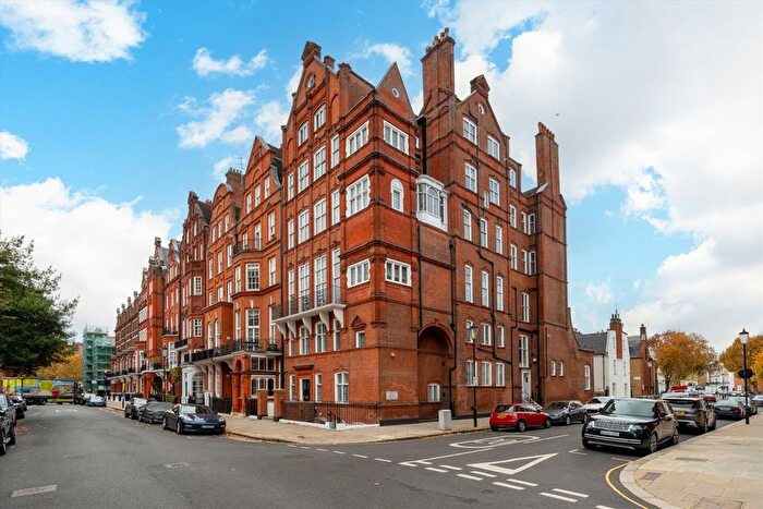 2 Bedroom Flat To Rent In Cadogan Square, Chelsea, SW1X