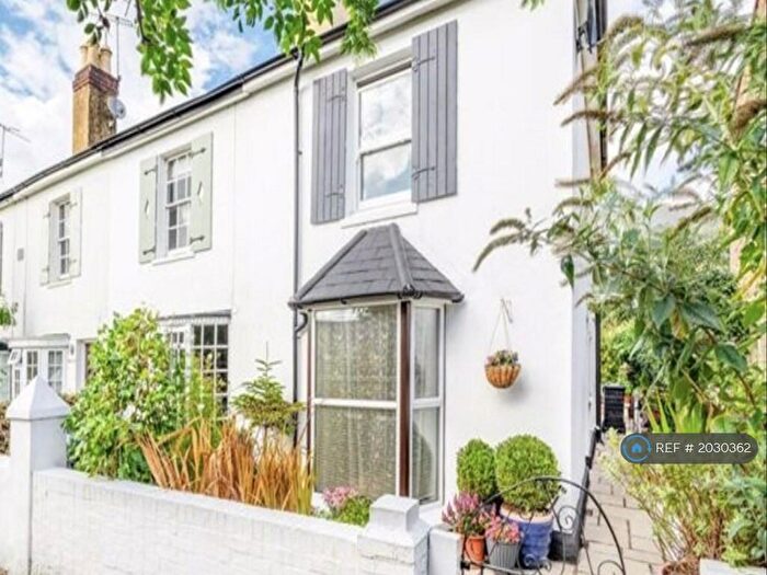 2 Bedroom End Of Terrace House To Rent In Church Walk, Leatherhead, KT22