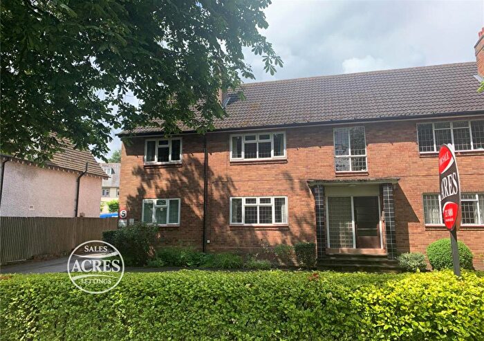 2 Bedroom Flat For Sale In Four Oaks Court, Four Oaks, Sutton Coldfield, B74