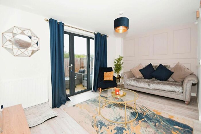 3 Bedroom Semi-Detached House For Sale In Woodyard Avenue, Tapton, Chesterfield, S41