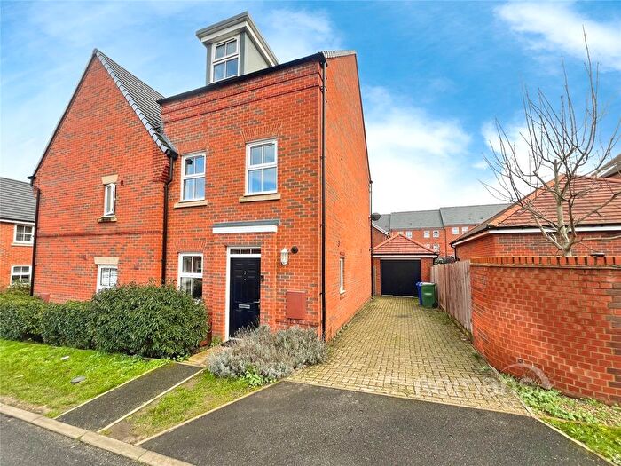 4 Bedroom Semi Detached House For Sale In Barrosa Road, Wellesley, Aldershot, GU11