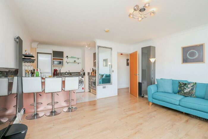 2 Bedroom Apartment To Rent In East Bank, Wherry Road, Norwich, NR1