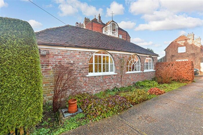4 Bedroom Link Detached House For Sale In Hurstwood Road, High Hurstwood, Uckfield, East Sussex, TN22