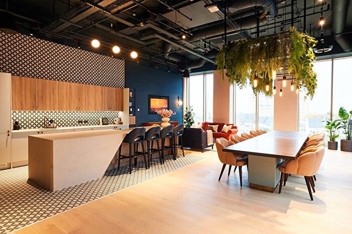 2 Bedroom Apartment To Rent In Hove Central, Boulevard Place Hove, BN3