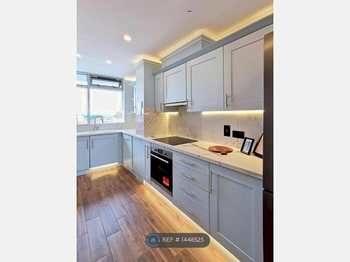 3 Bedroom Flat To Rent In Gerry Raffles Square, London, E15