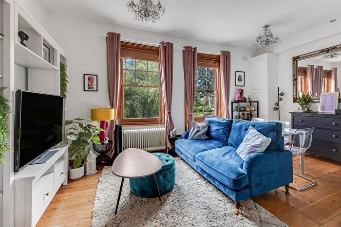 2 Bedroom Flat For Sale In Sumatra Road, West Hampstead, London, NW6