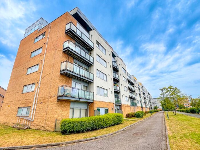 2 Bedroom Flat To Rent In Defence Close, West Thamesmead, London, SE28