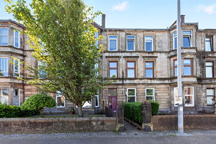2 Bedroom Flat For Sale In Greenock Road, Paisley, PA3