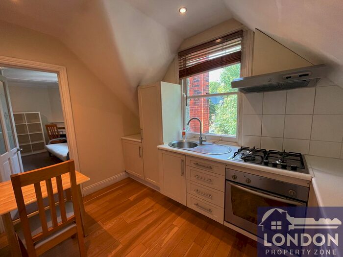 Studio To Rent In Blenheim Road, London, W4