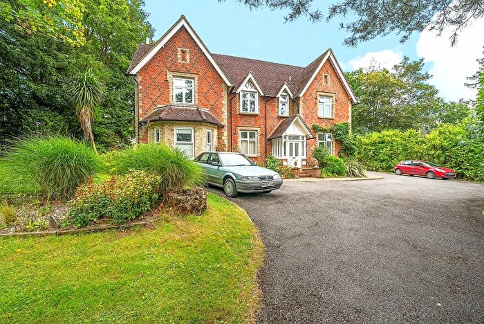 Studio To Rent In Jackmans Lane, Woking, Surrey, GU21