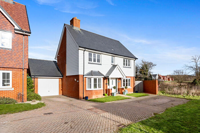 5 Bedroom Detached House For Sale In Hawthorn Way, Hailsham, BN27